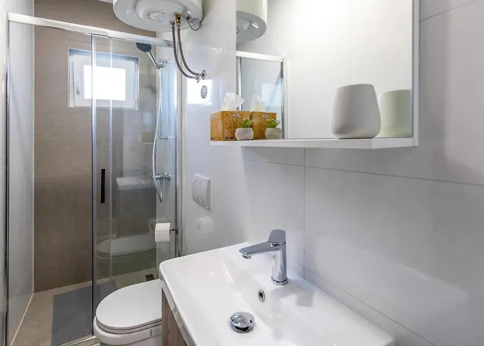 Apartman 3 Bedroom Amazing In Opuzen