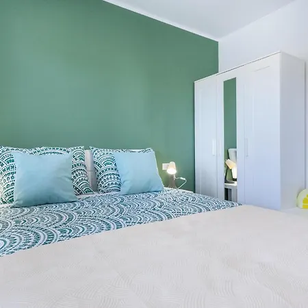 아파트 3 Bedroom Beautiful Apartment In Opuzen